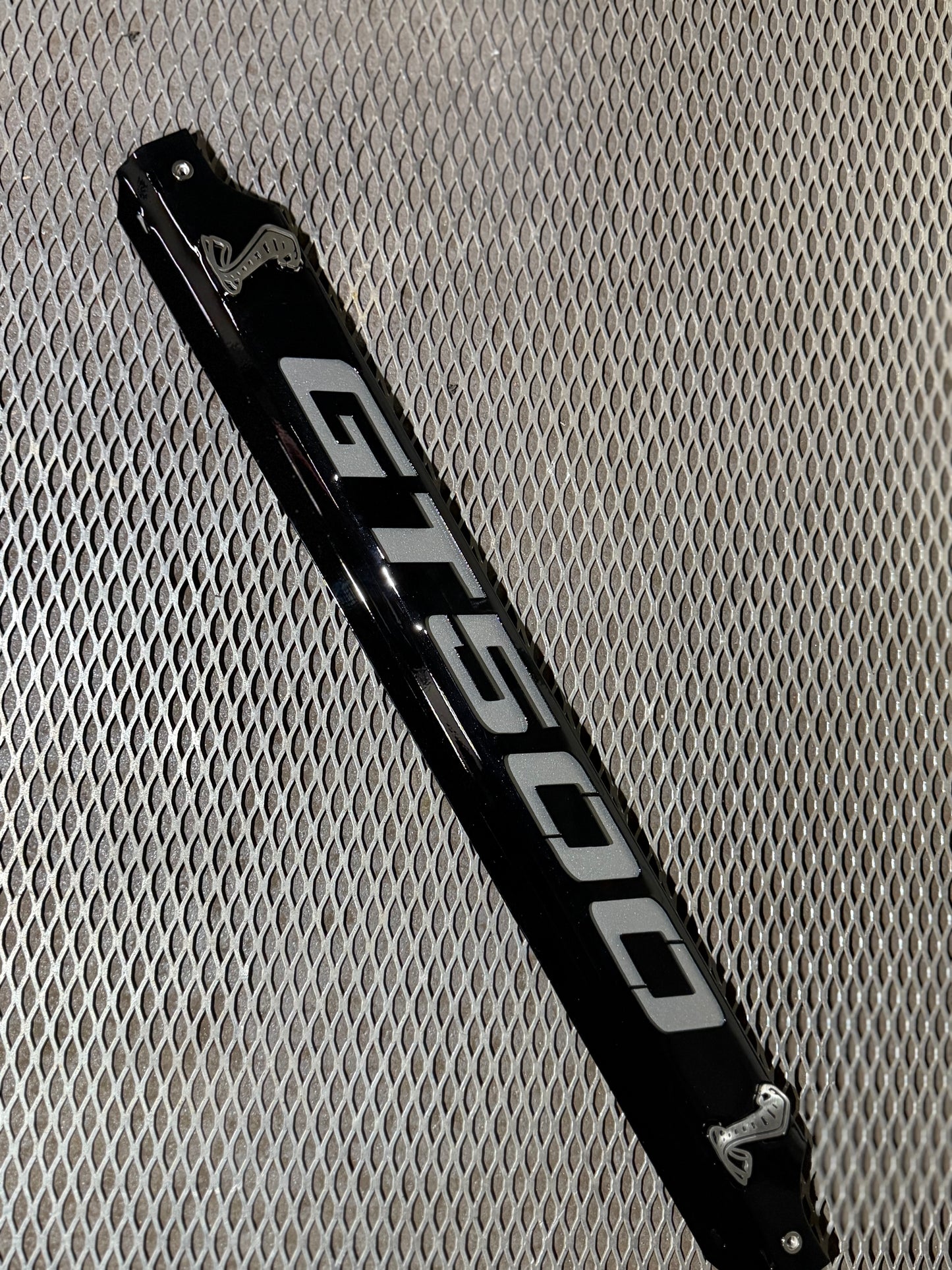 GT500 BLACK / SILVER RADIATOR PLATE