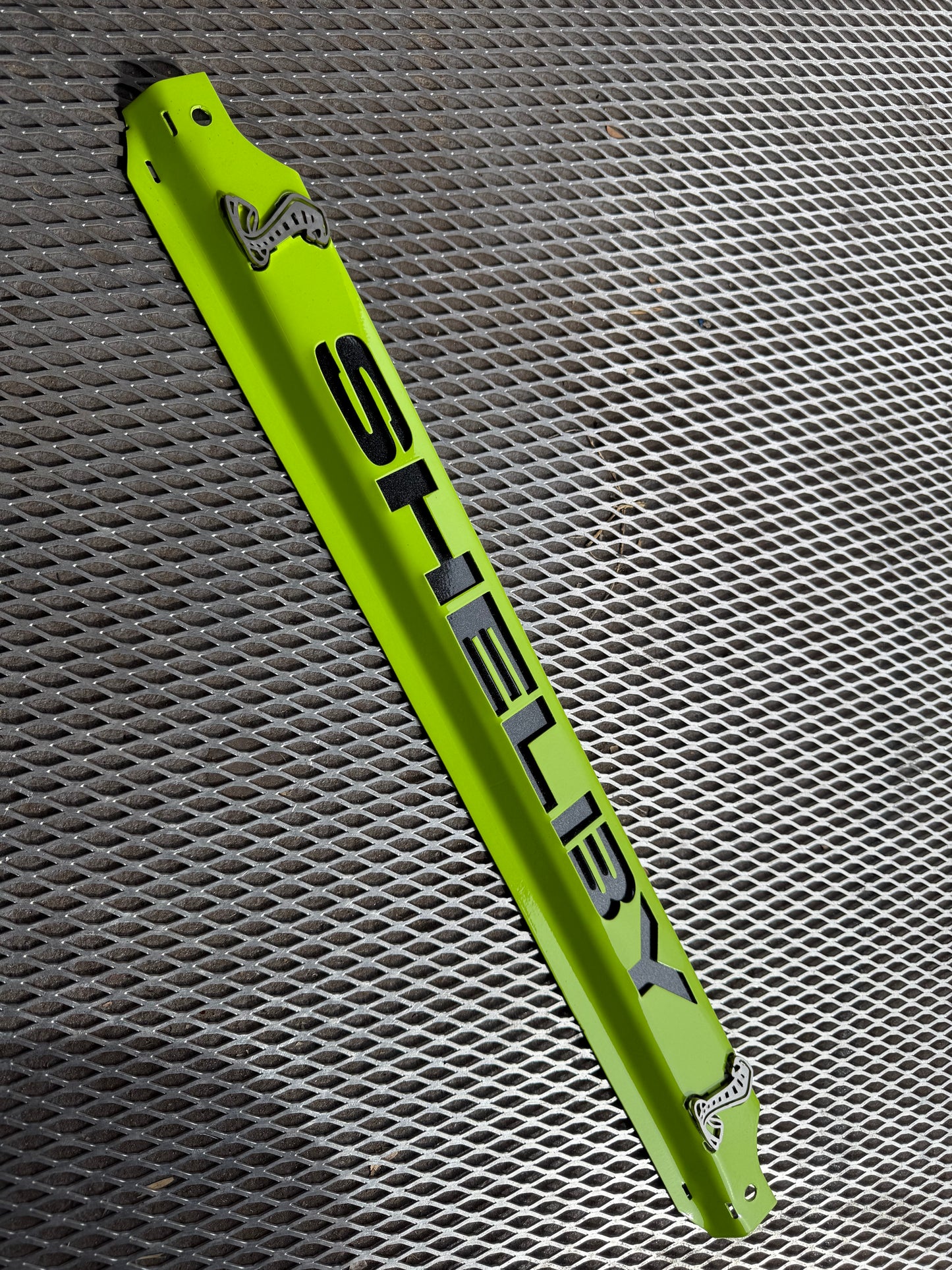 GRABBER LIME EDITION GT500/GT350 RADIATOR PLATE