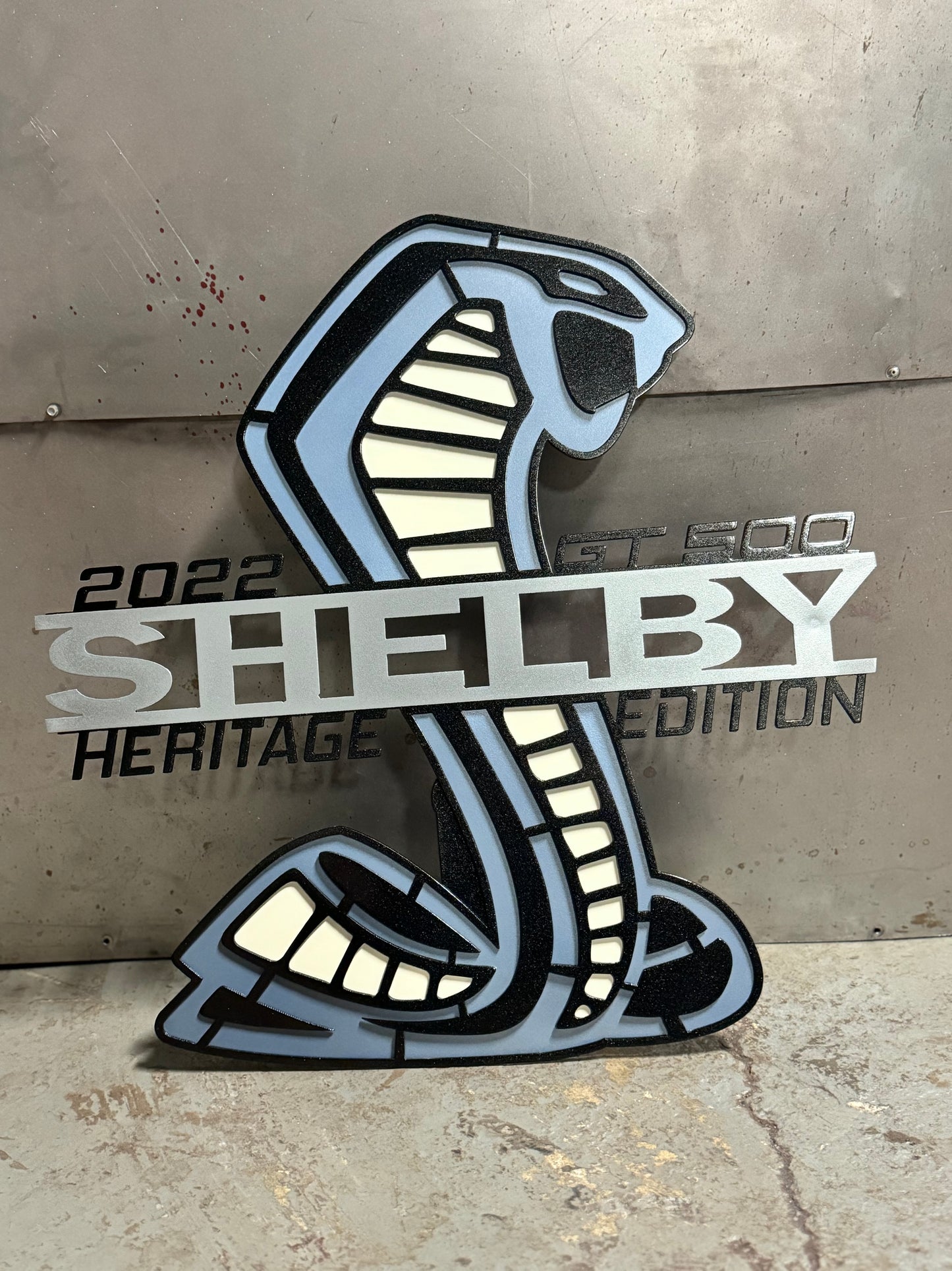 Shelby heritage edition gt500 hood prop, brittany blue / black / white wimbledon